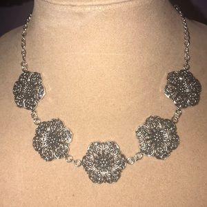 Silver floral rounds set